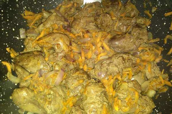 Натираем морковь