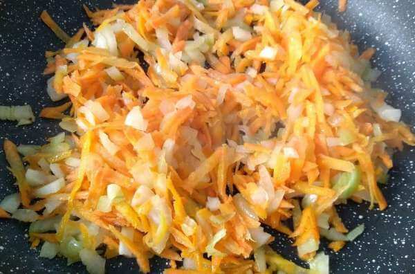 Нарезаем лук