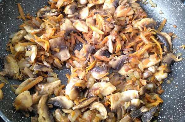 Добавляем шампиньоны