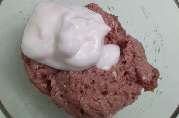 Нарезаем яйца
