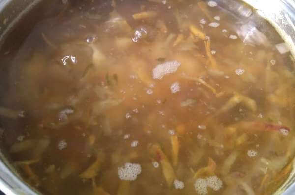 Отправляем огурцы с морковью в кастрюлю