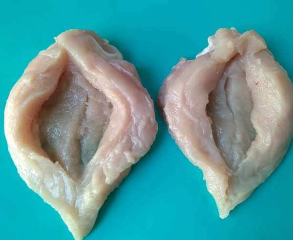 Разрезаем курицу