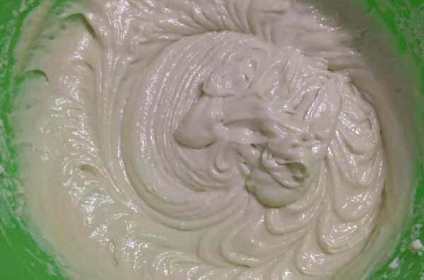 Соединяем сахар с мукой